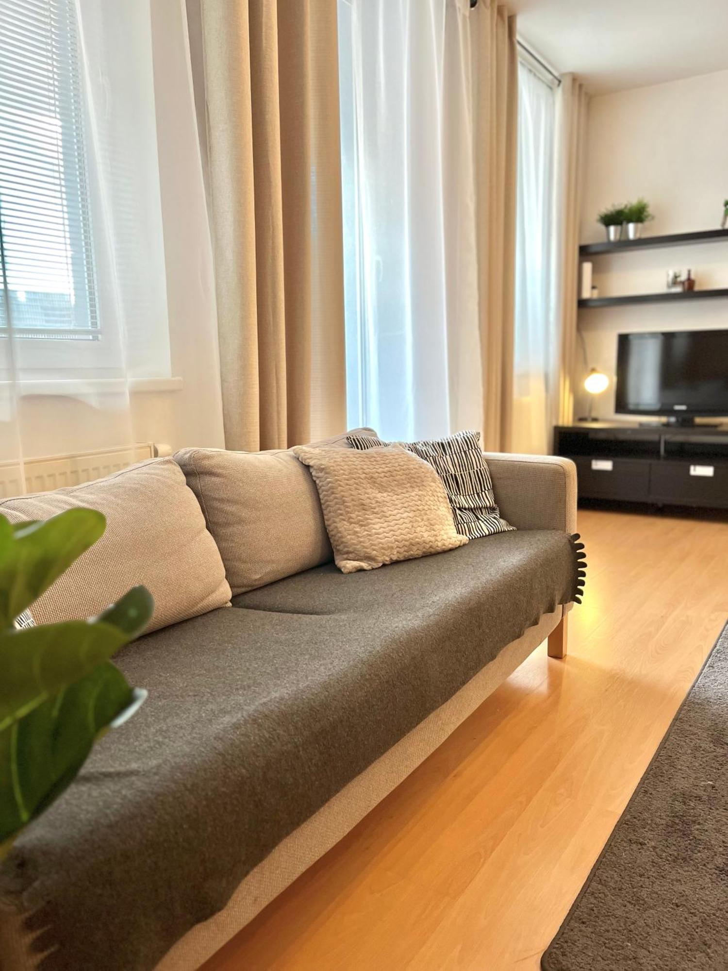 Apartment Tina - Old Town, Ac, Free Private Parking 布拉迪斯拉发 外观 照片