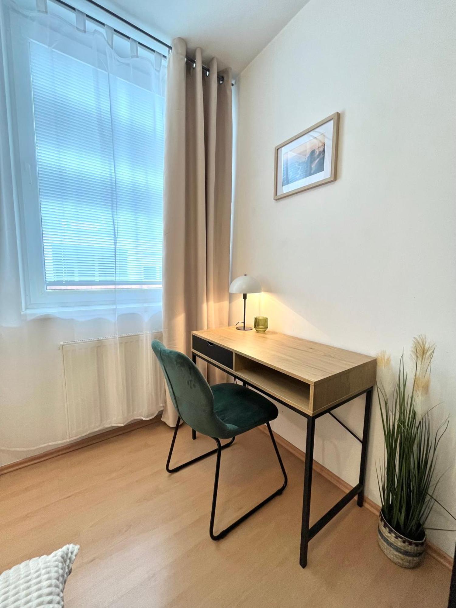 Apartment Tina - Old Town, Ac, Free Private Parking 布拉迪斯拉发 外观 照片